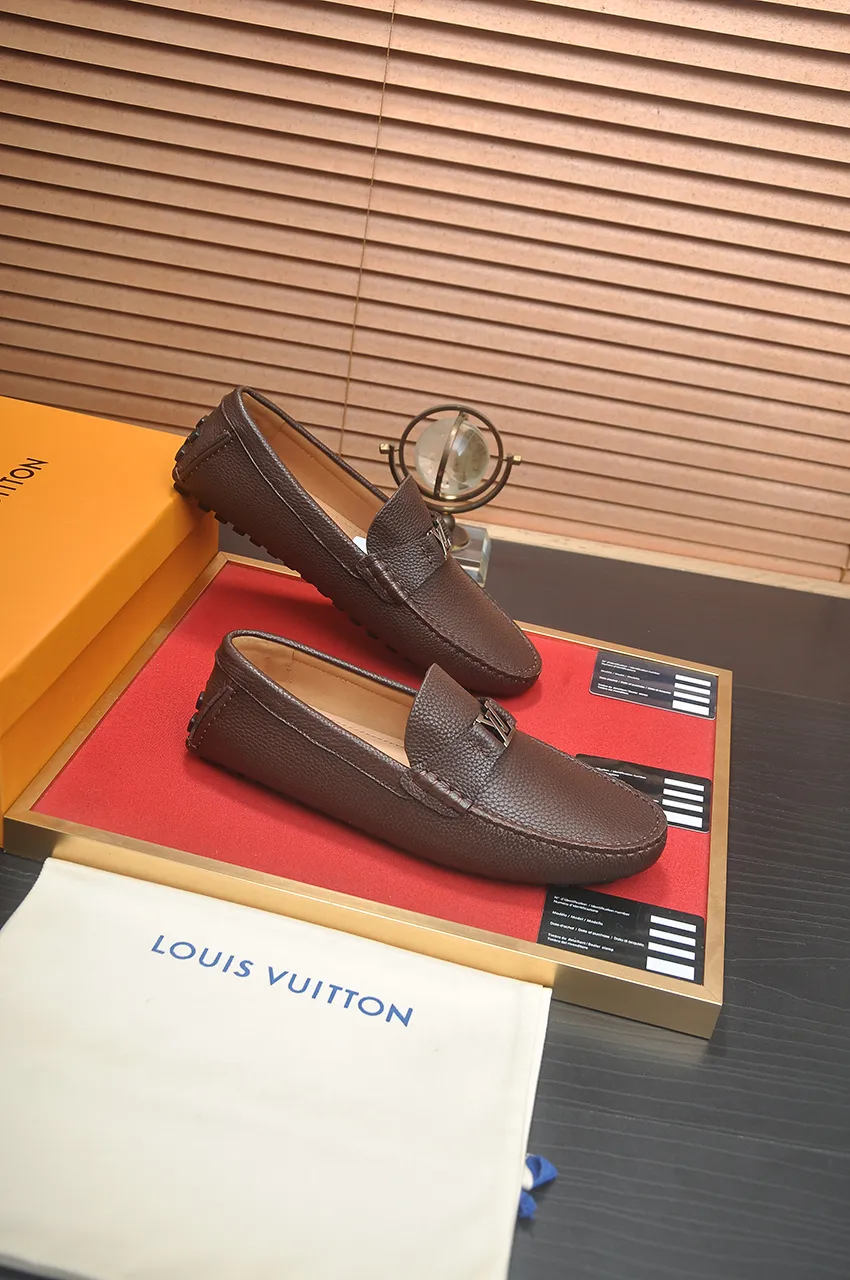Men's men's shoes 💰420💶 [LV Doudou shoes] (water-dyed cowhide lining) new model is on the market, available on the official website. The new Doudou shoes are processed into single-color materials, and the uppers are made of imported horsehide leather. The body of the shoe is fully hemmed with mark thread, and is lined with imported original cowhide leather. The elegant shoe shape is super suitable for all-matching, and the size is 38-44.